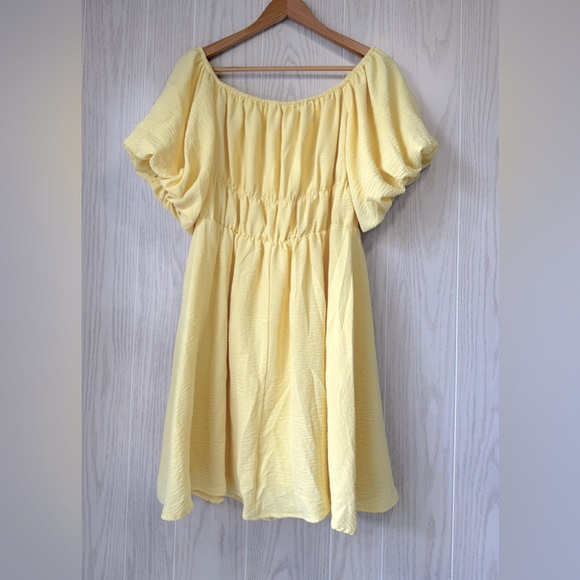 Dokotoo Women's Size XL Mini Yellow Dress Lantern Sleeve Ruffle EUC - Picture 4 of 4